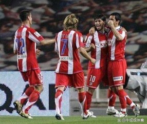 炸裂！小西蒙尼凌空斩，马竞2-0贝蒂斯距前二仅3分