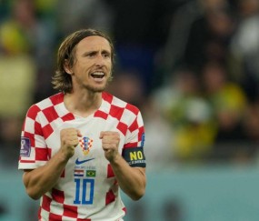 后院起火！莫德里奇意甲踢球，自家球队却在英冠为保级2-1绝杀