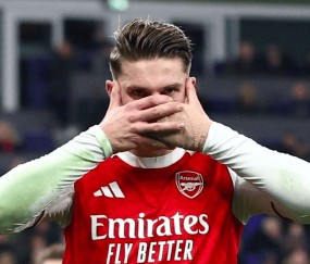 1-0！队长让点 12.9亿豪门3连胜重返榜首 英超领头羊4小时两度易主