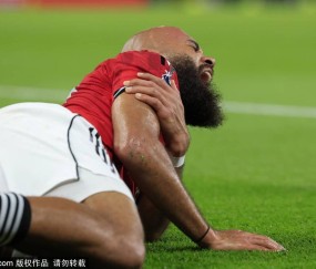 时隔近10个月复出！利桑德罗替补登场引发曼联球迷热议